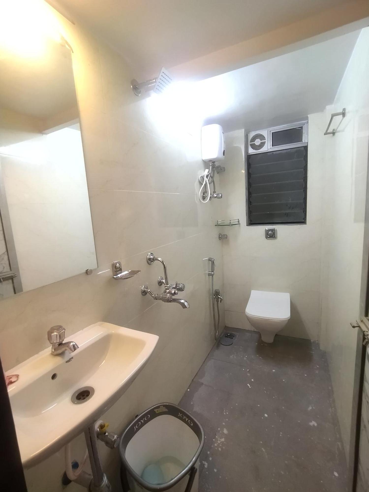 Everest Stays Rooms And Dormitory Мумбай Екстериор снимка