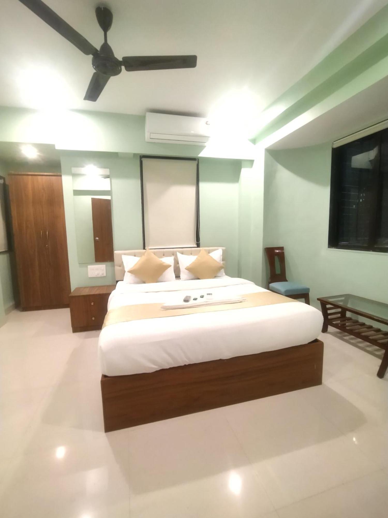 Everest Stays Rooms And Dormitory Мумбай Екстериор снимка