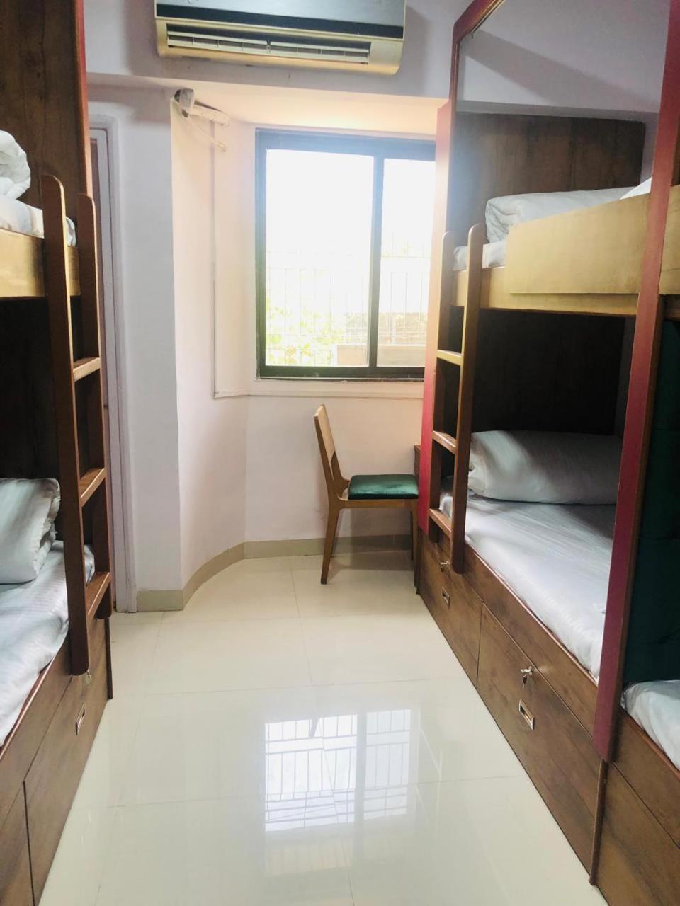 Everest Stays Rooms And Dormitory Мумбай Екстериор снимка